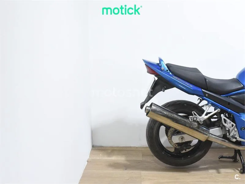 Suzuki Bandit 650 - Vista 3