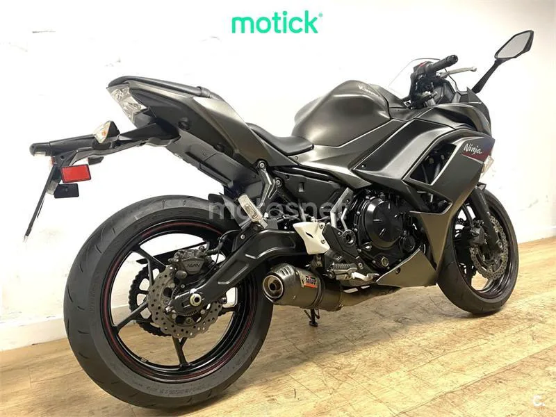 Kawasaki Ninja 650 - Vista 8