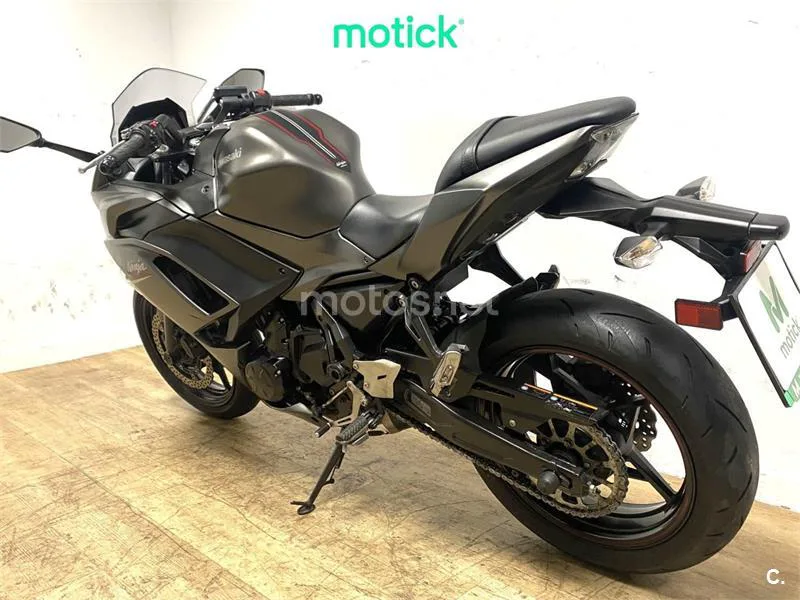 Kawasaki Ninja 650 - Vista 9