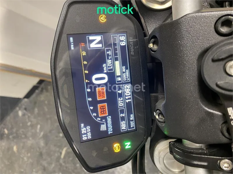 Ducati Monster 821 - Vista 6