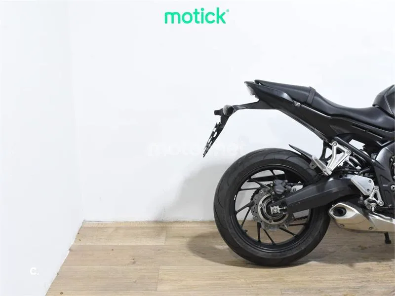 Honda CB650F - Vista 3
