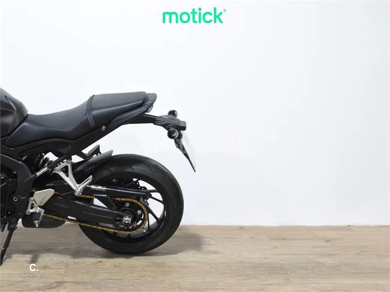 Honda CB650F - Vista 9