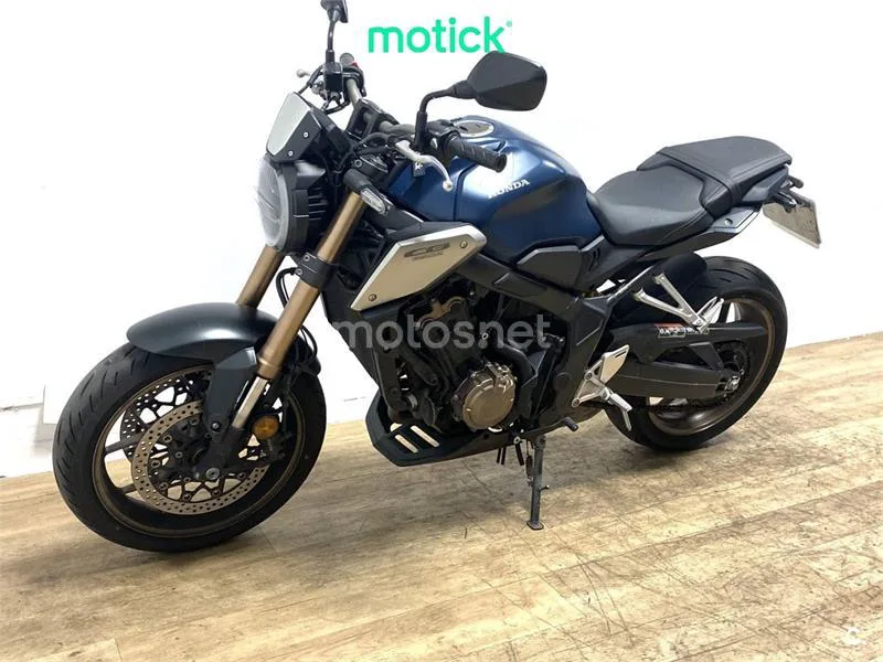 Honda CB650R - Vista 11
