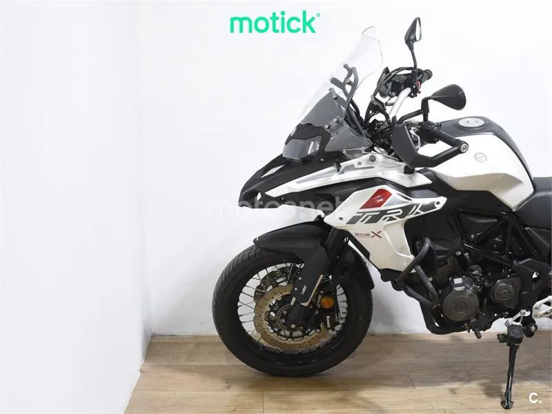 Benelli TRK 502 - Vista 8