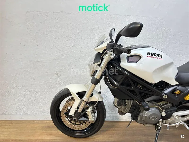 Ducati Monster 696 - Vista 8