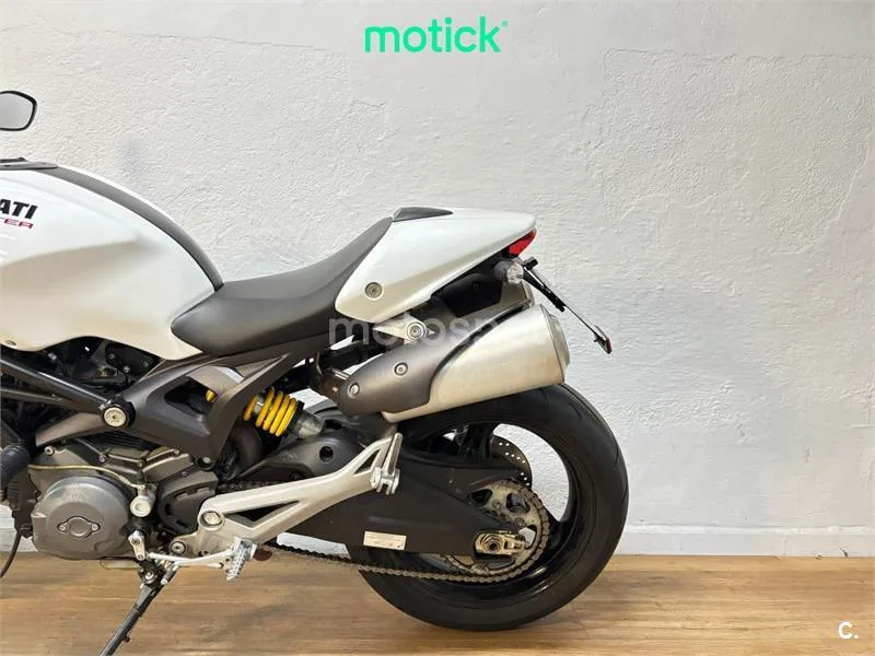 Ducati Monster 696 - Vista 9