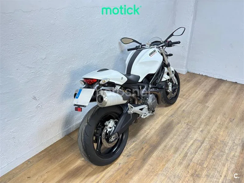 Ducati Monster 696 - Vista 10