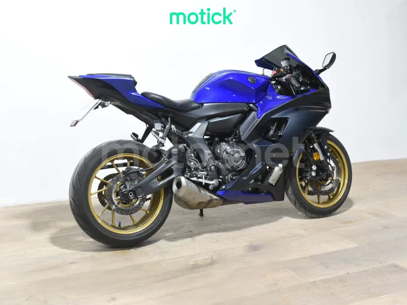 Yamaha YZF-R7 - Vista 10