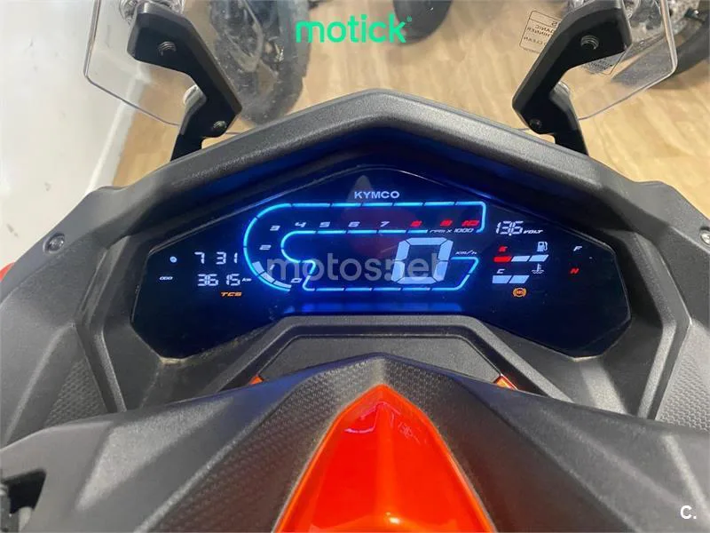 Kymco DTX 350 - Vista 4