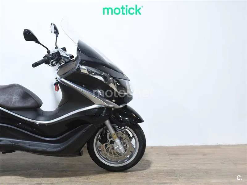 Piaggio X10 125 - Vista 4