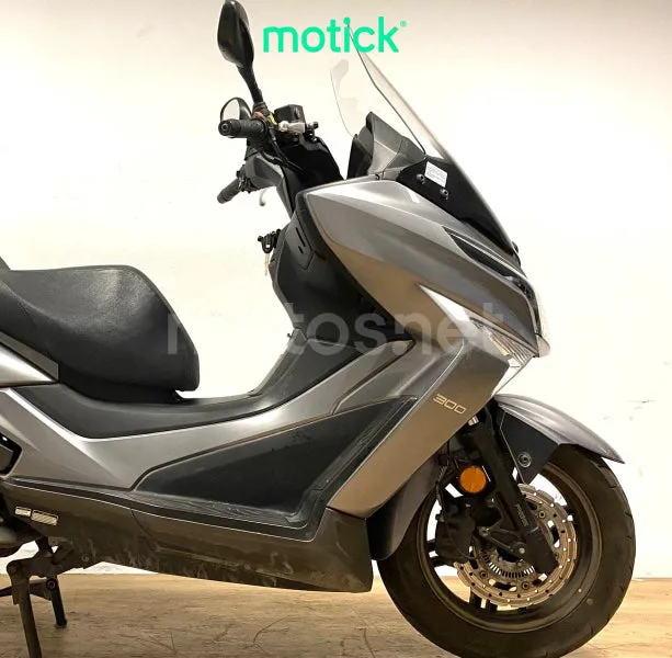Kymco Grand Dink 300 - Vista 4