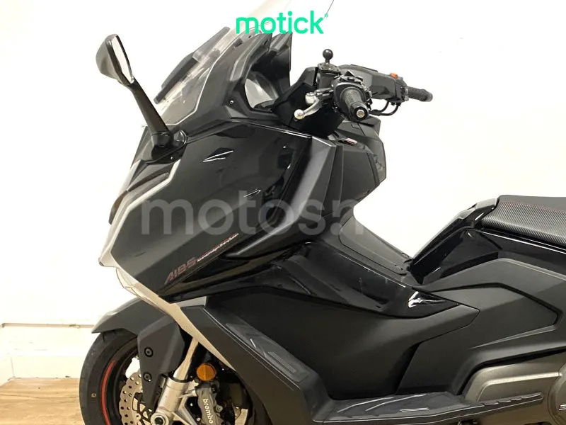 Kymco AK 550 - Vista 9