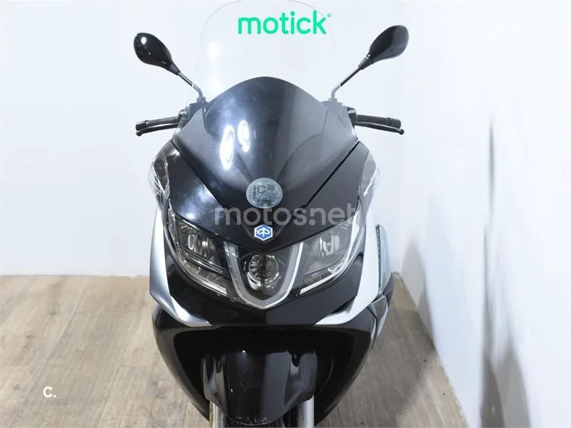 Piaggio X10 125 - Vista 11