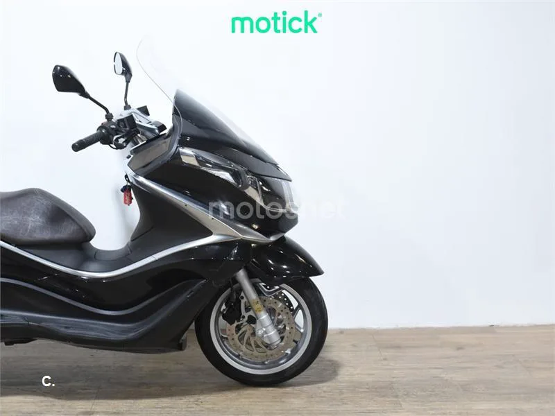 Piaggio X10 125 - Vista 4