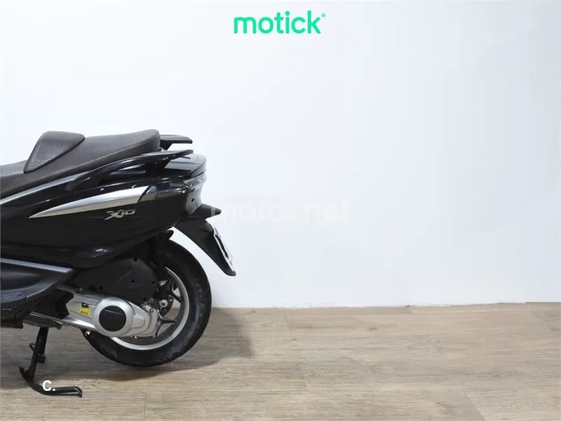 Piaggio X10 125 - Vista 9