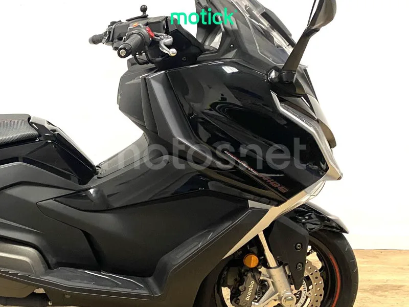Kymco AK 550 - Vista 3