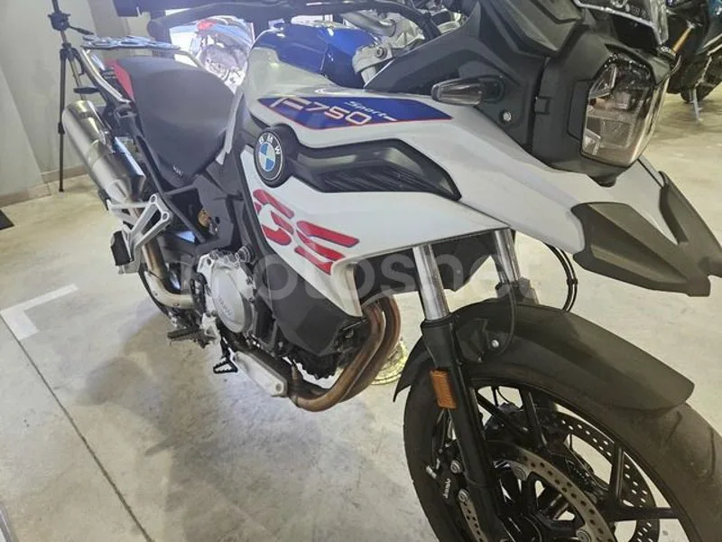 BMW F 750 GS - Vista 7