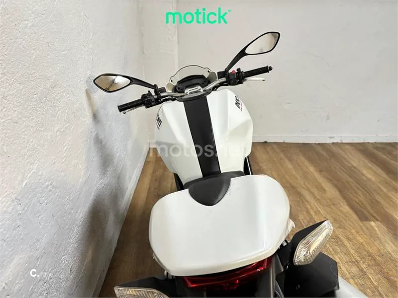 Ducati Monster 696 - Vista 6