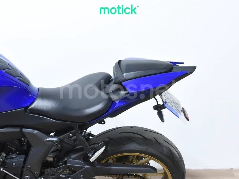 Yamaha YZF-R7 - Vista 9