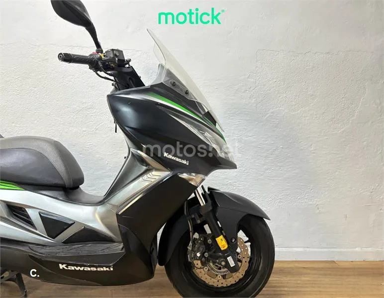 Kawasaki J300 - Vista 4