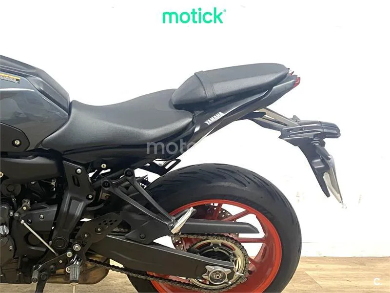 Yamaha MT-07 - Vista 8