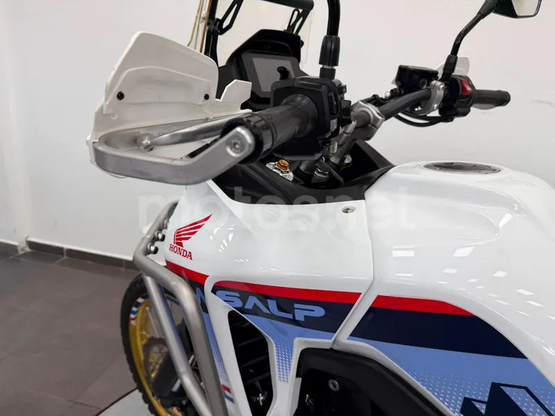 Honda XL750 Transalp - Vista 13