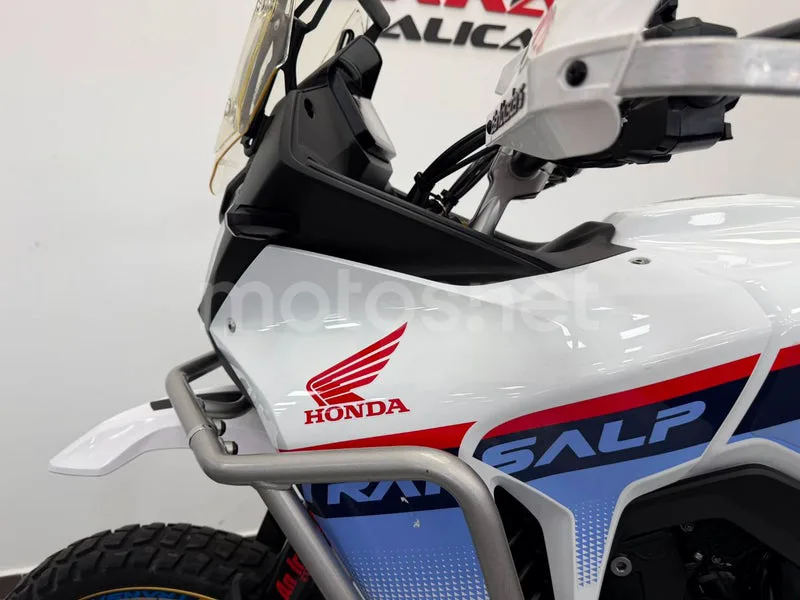 Honda XL750 Transalp - Vista 18