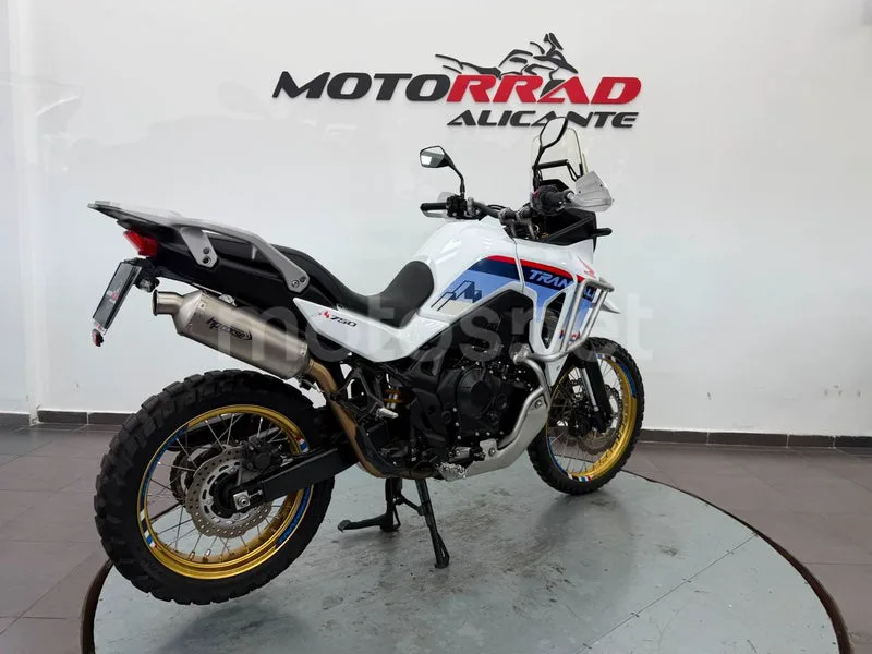 Honda XL750 Transalp - Vista 3