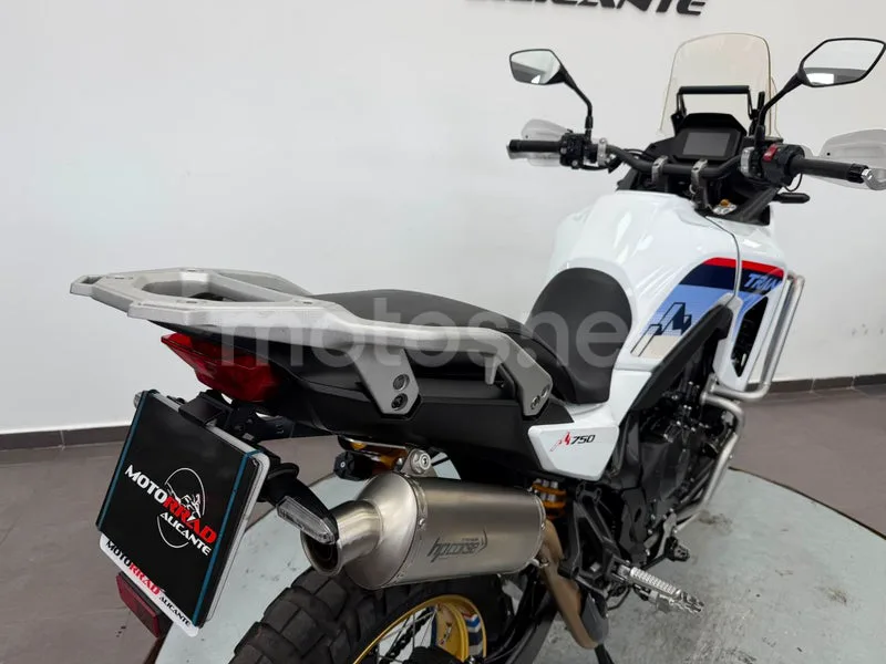 Honda XL750 Transalp - Vista 10