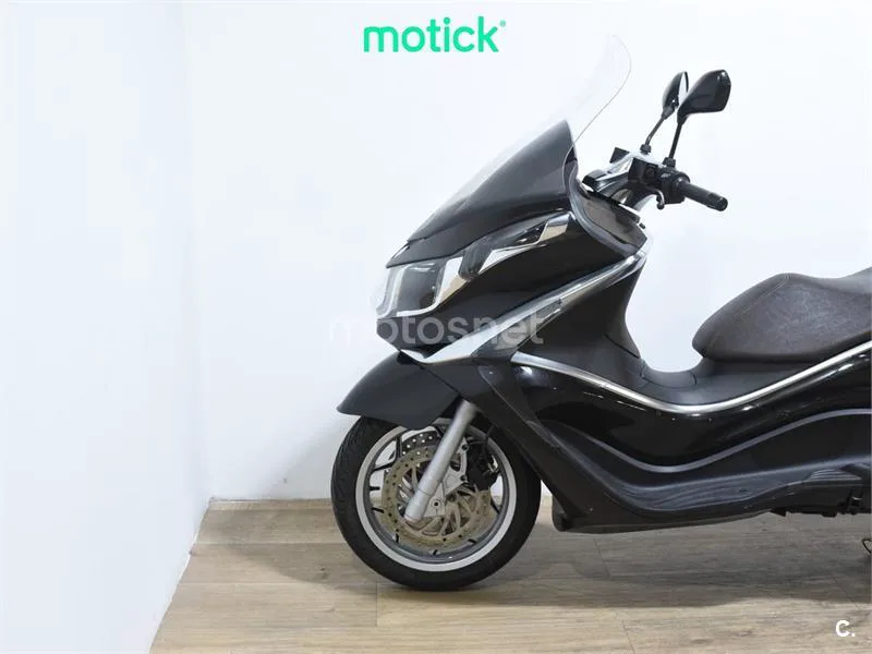 Piaggio X10 125 - Vista 8
