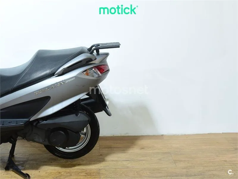 Suzuki Burgman 200 - Vista 9