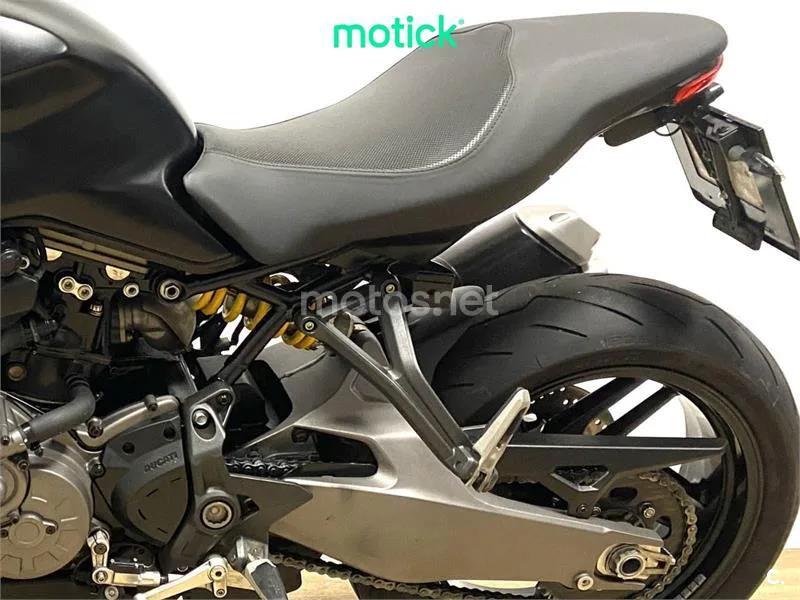 Ducati Monster 821 - Vista 9