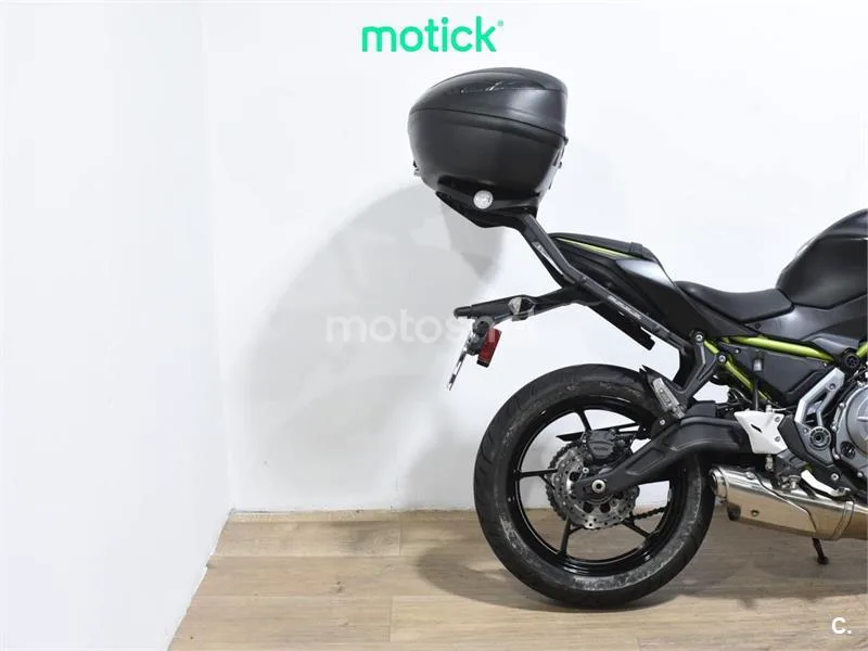 Kawasaki Z650 - Vista 3