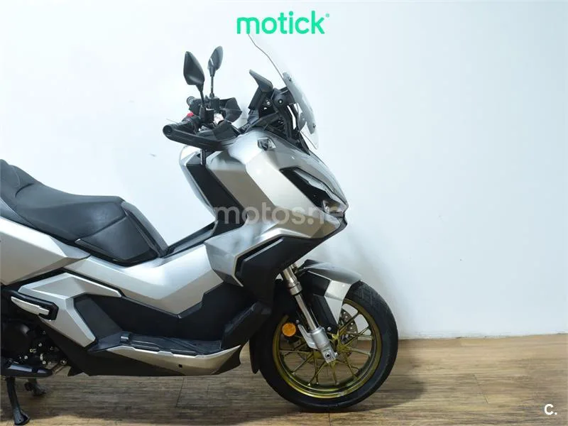 Honda ADV350 - Vista 4
