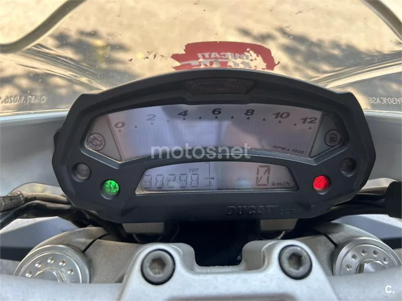 Ducati Monster 796 - Vista 3