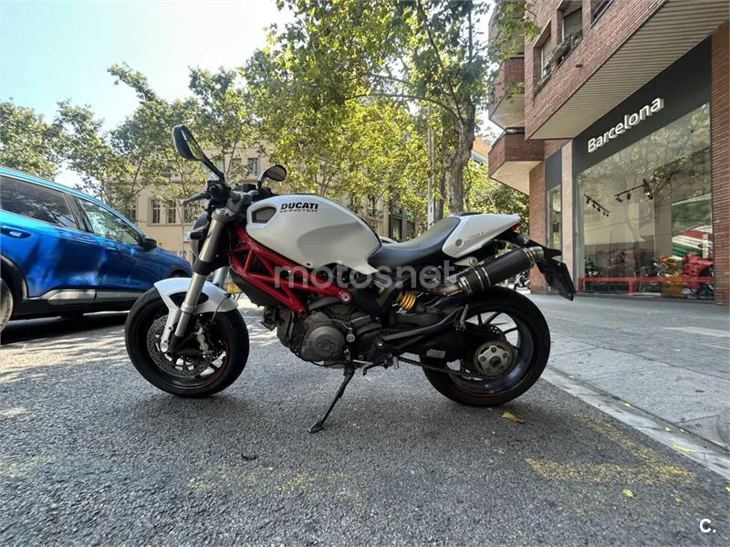 Ducati Monster 796 - Vista 4