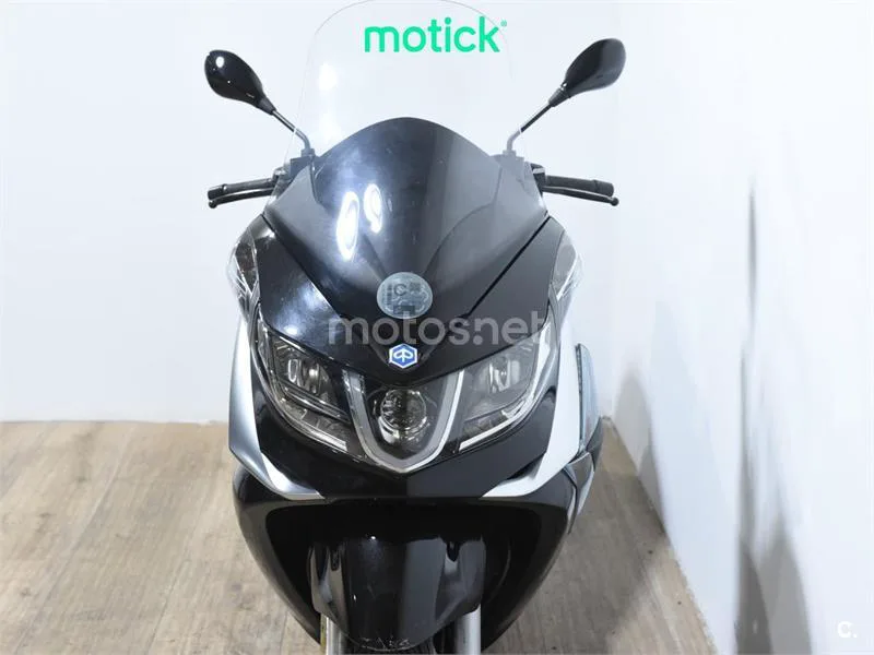 Piaggio X10 125 - Vista 11
