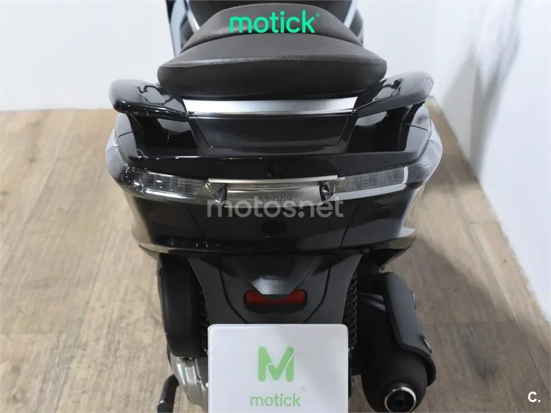 Piaggio X10 125 - Vista 6