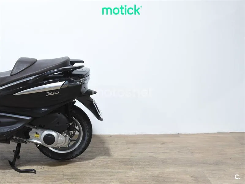 Piaggio X10 125 - Vista 9