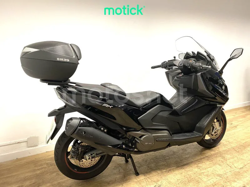 Kymco AK 550 - Vista 5
