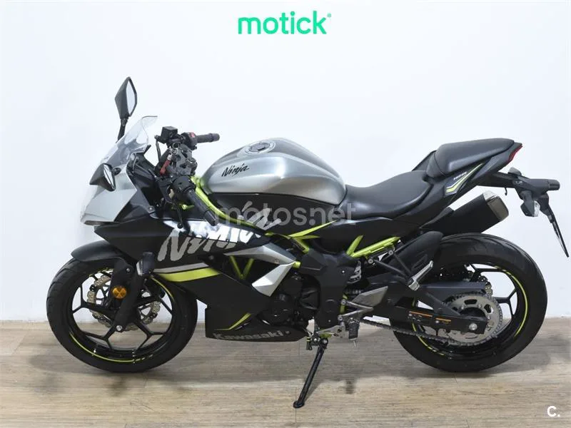 Kawasaki Ninja 125 - Vista 7