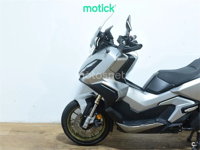 Honda ADV350 - Vista 8