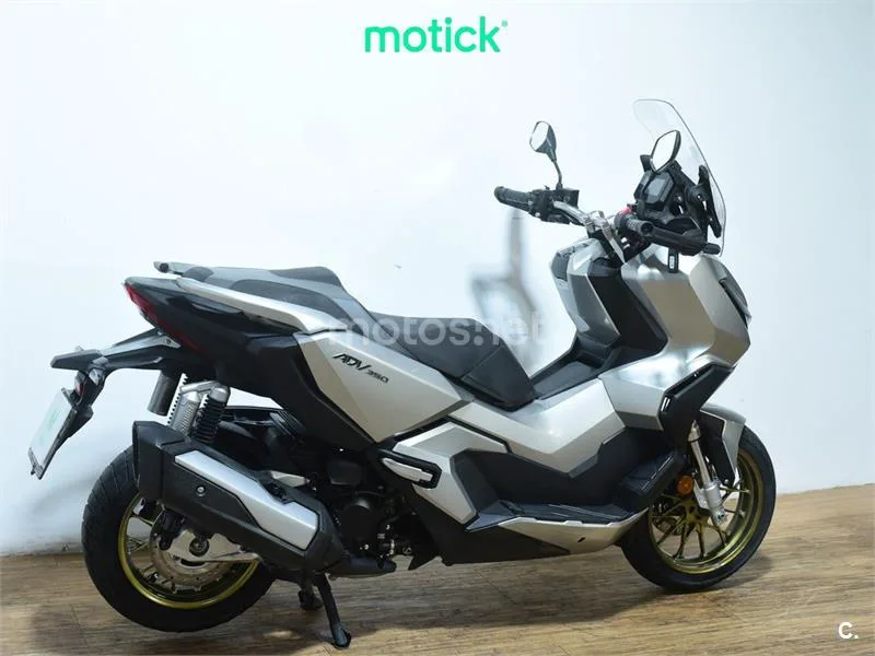 Honda ADV350 - Vista 10