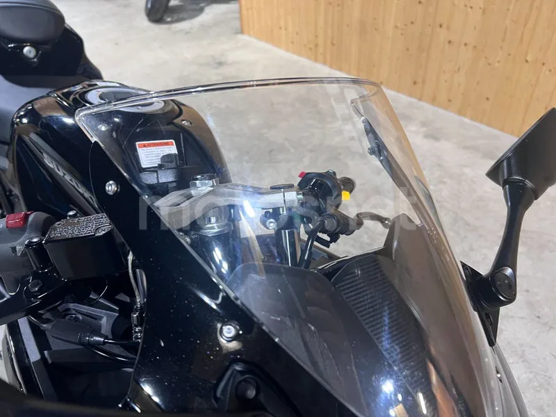 Suzuki GSX-R125 - Vista 11