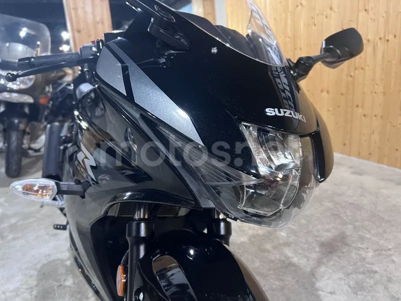 Suzuki GSX-R125 - Vista 13