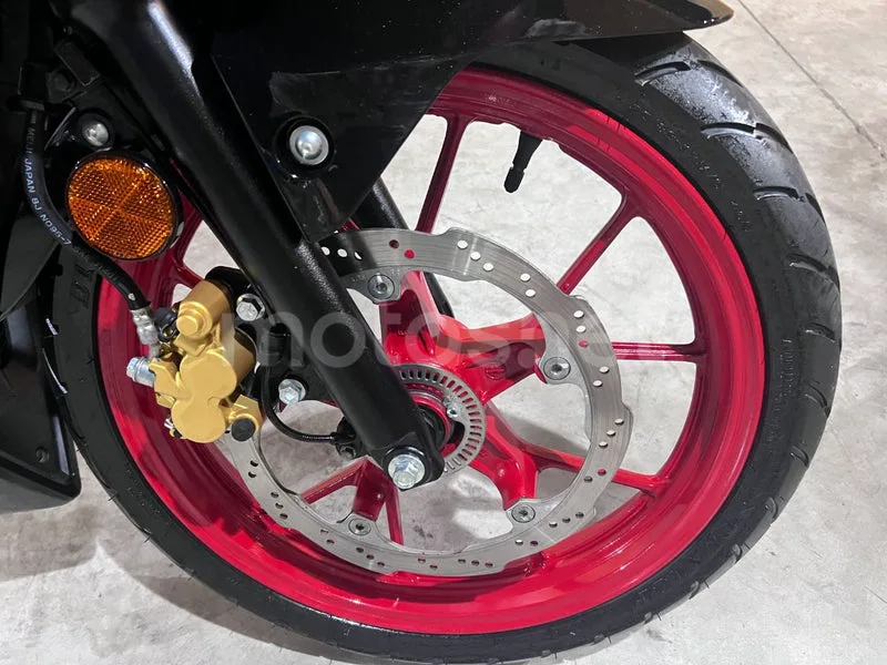 Suzuki GSX-R125 - Vista 16