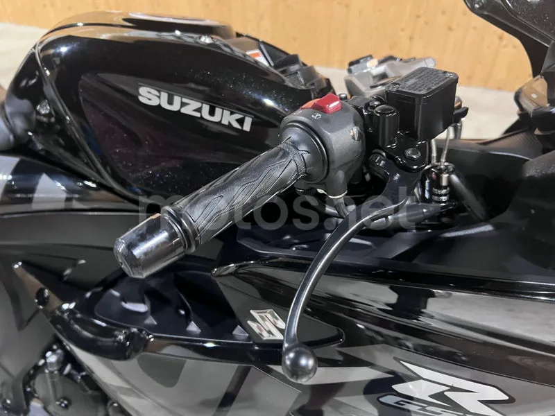 Suzuki GSX-R125 - Vista 21
