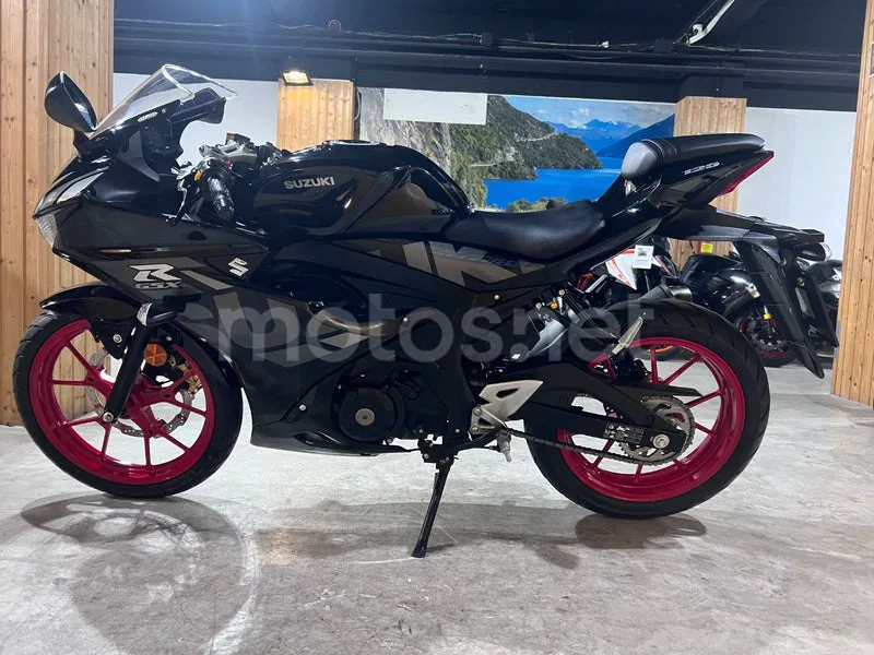 Suzuki GSX-R125 - Vista 4