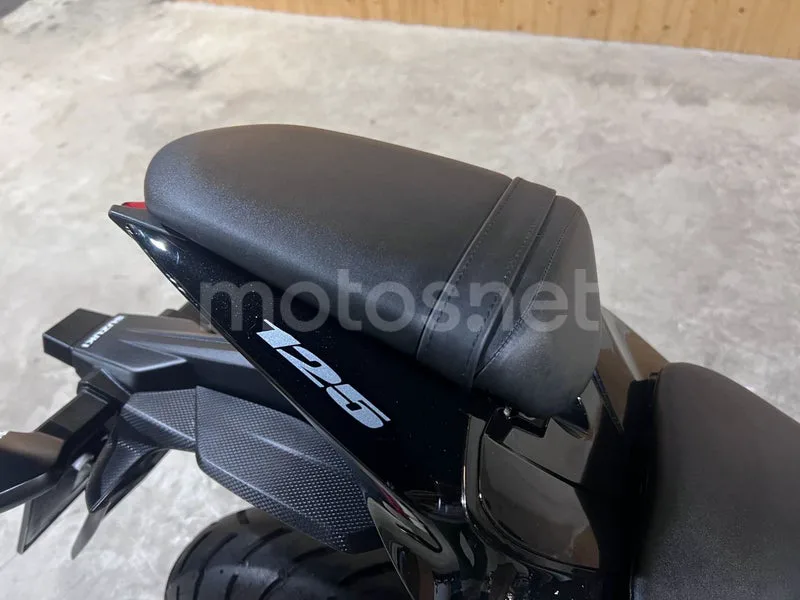 Suzuki GSX-R125 - Vista 33