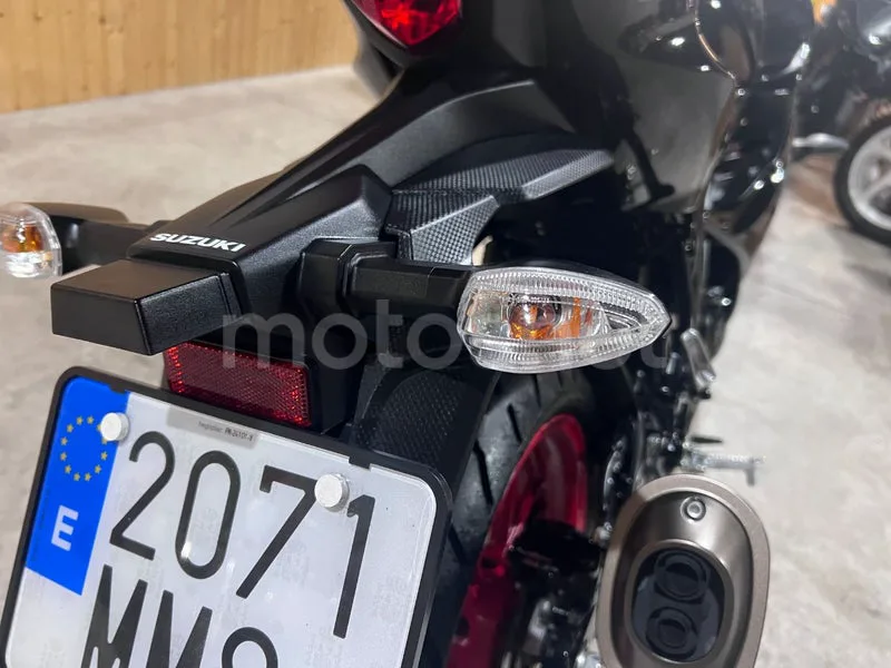 Suzuki GSX-R125 - Vista 35